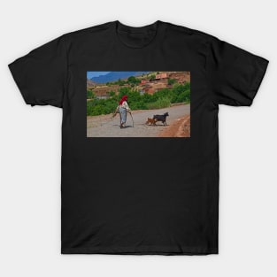 Morocco. Village scene. T-Shirt